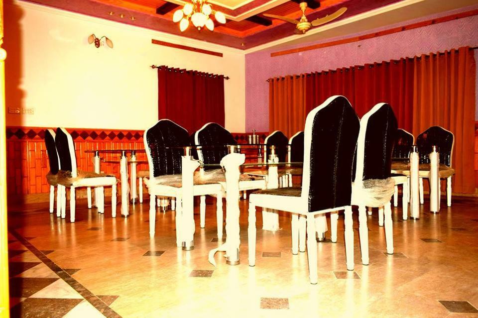 Royal Emirates Residence Abbottabad Exterior photo