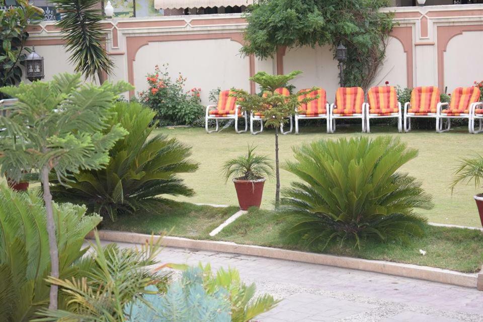 Royal Emirates Residence Abbottabad Exterior photo