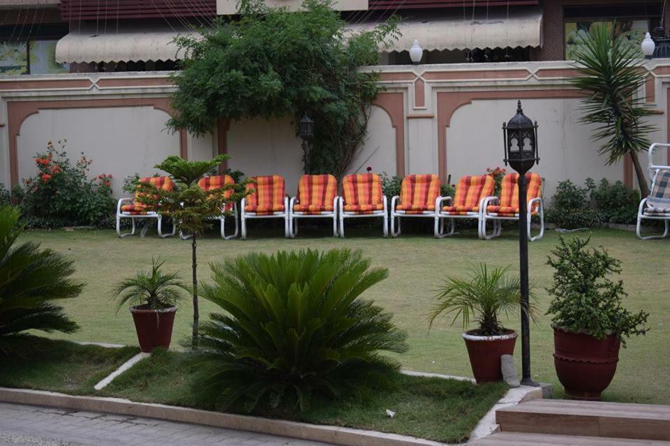 Royal Emirates Residence Abbottabad Exterior photo