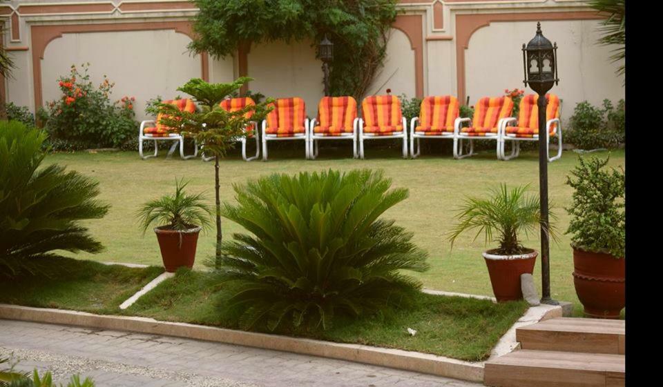 Royal Emirates Residence Abbottabad Exterior photo